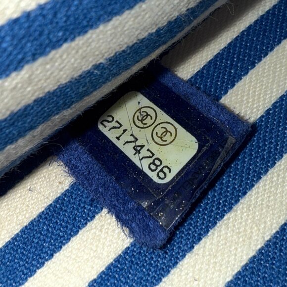 Chanel Interlocking CC Chevron Flap Bag Calfskin & Gold Hardware Light Blue - Picture 15 of 15